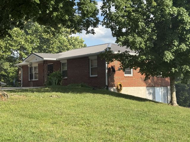 81 County House Cir, Carthage, TN 37030