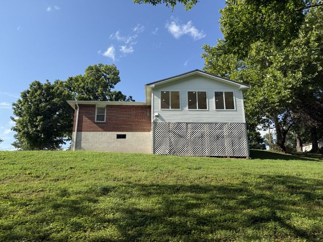 81 County House Cir, Carthage, TN 37030