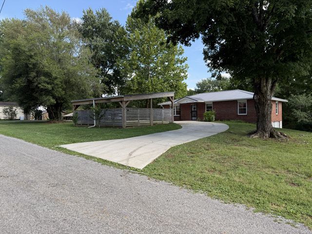 81 County House Cir, Carthage, TN 37030