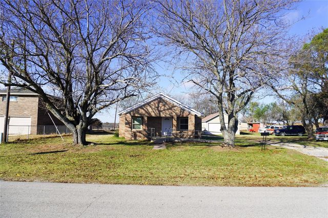 7498 State Highway 175, Montague, TX 76251