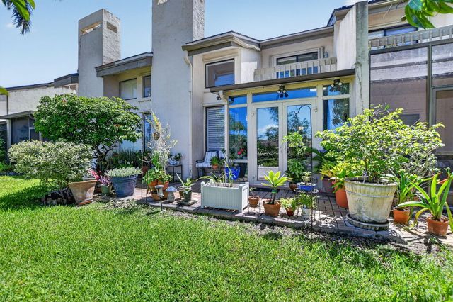 6062 Glendale Drive, Boca Raton, FL 33433