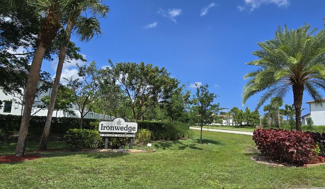 6062 Glendale Drive, Boca Raton, FL 33433