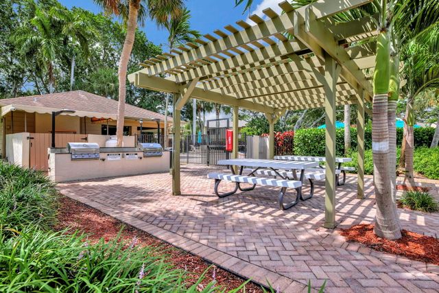 6062 Glendale Drive, Boca Raton, FL 33433