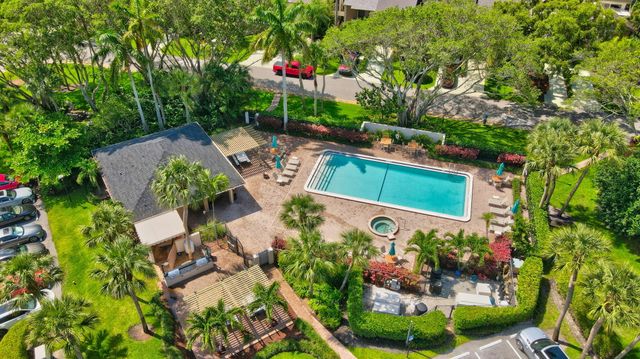 6062 Glendale Drive, Boca Raton, FL 33433