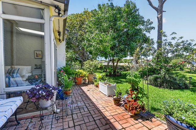 6062 Glendale Drive, Boca Raton, FL 33433