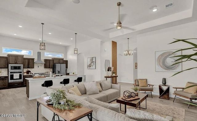 6951 Levee Circle Circle, El Paso, TX 79932