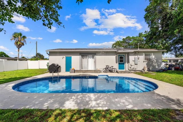 153 Abaco Drive, Palm Springs, FL 33461