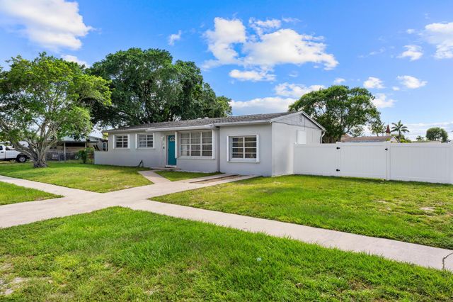 153 Abaco Drive, Palm Springs, FL 33461