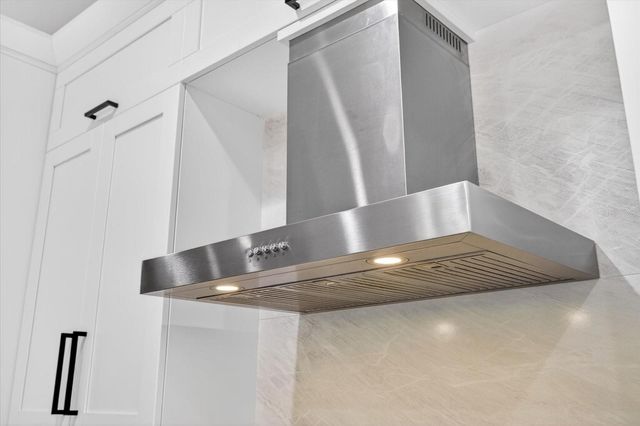 7301 S ELLIOTT STREET, Tampa, FL 33616