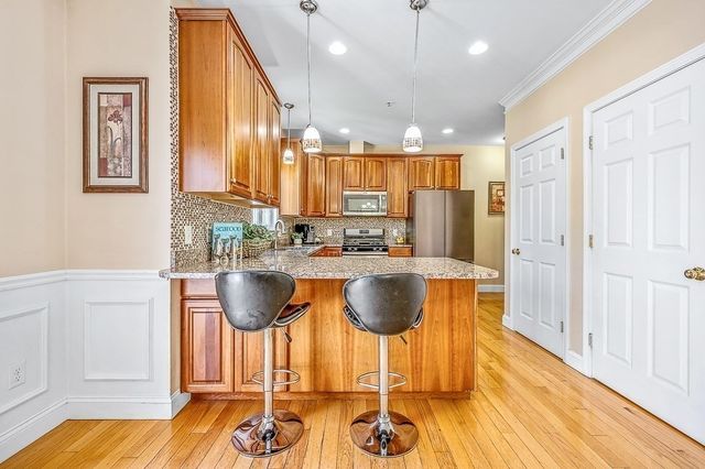 1 Dunia Ln 1, Northborough, MA 01532