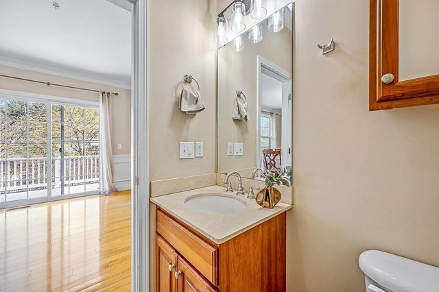 1 Dunia Ln 1, Northborough, MA 01532