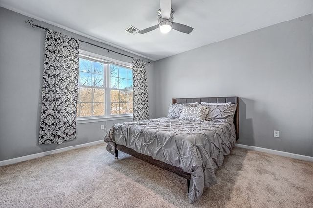 1 Dunia Ln 1, Northborough, MA 01532
