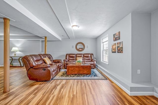 1 Dunia Ln 1, Northborough, MA 01532