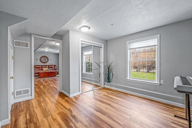 1 Dunia Ln 1, Northborough, MA 01532
