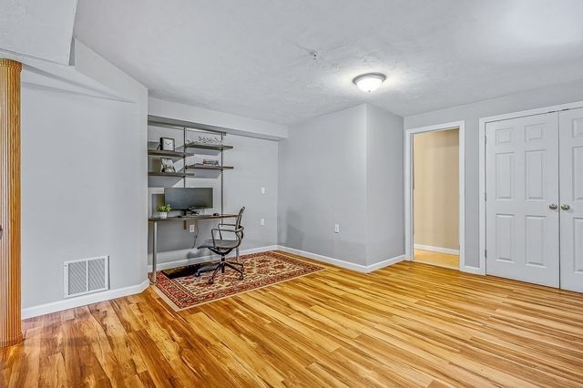 1 Dunia Ln 1, Northborough, MA 01532