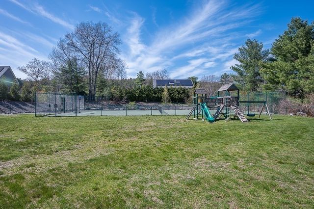 1 Dunia Ln 1, Northborough, MA 01532