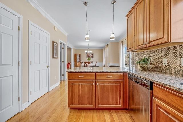 1 Dunia Ln 1, Northborough, MA 01532