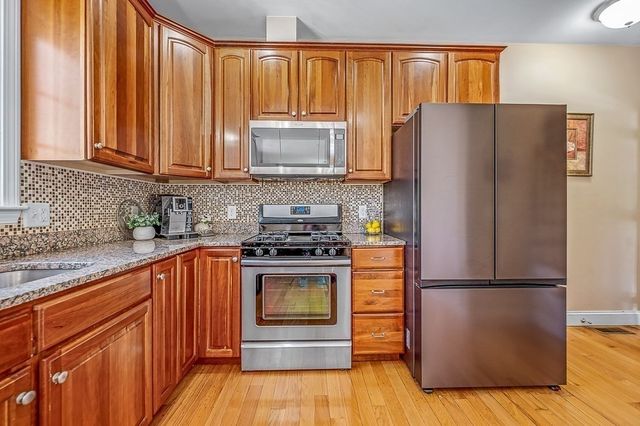 1 Dunia Ln 1, Northborough, MA 01532