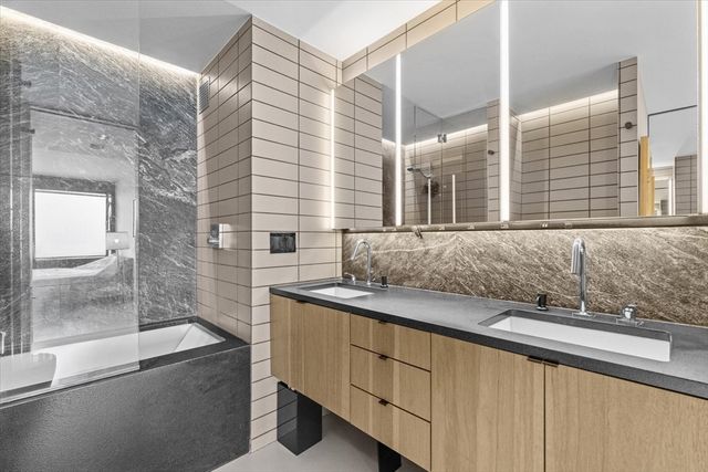 65 East India Row 16B, Boston, MA 02110