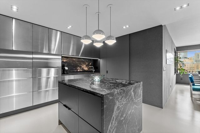 65 East India Row 16B, Boston, MA 02110