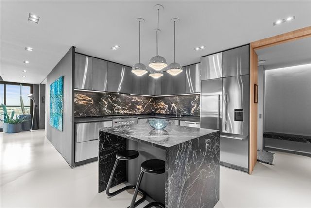 65 East India Row 16B, Boston, MA 02110
