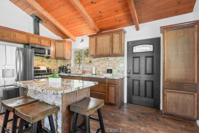 5243 Desert View, Wrightwood, CA 92397