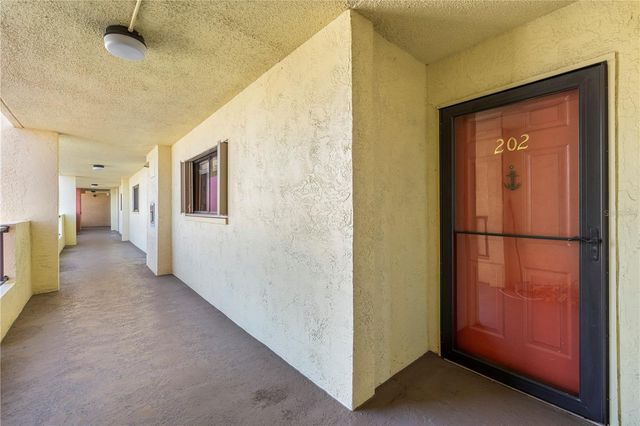 1750 HARBOR PLACE S 202, South Pasadena, FL 33707