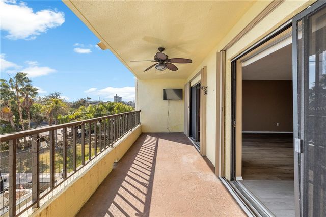 1750 HARBOR PLACE S 202, South Pasadena, FL 33707