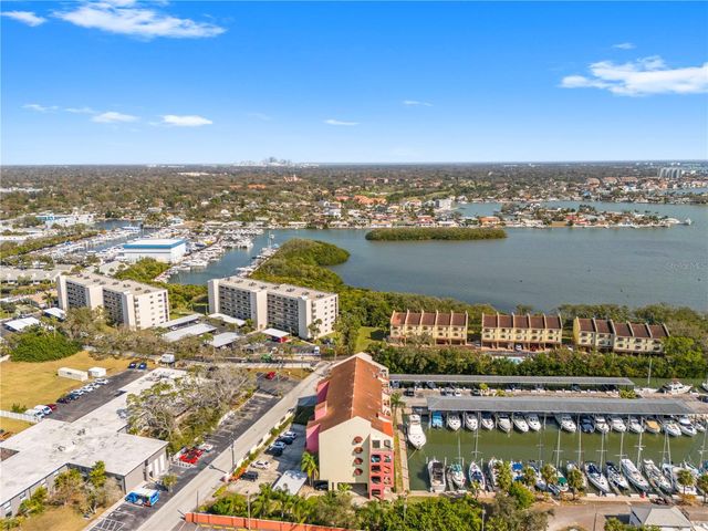 1750 HARBOR PLACE S 202, South Pasadena, FL 33707