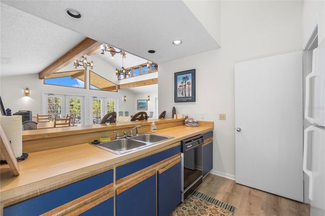 1750 HARBOR PLACE S 202, South Pasadena, FL 33707