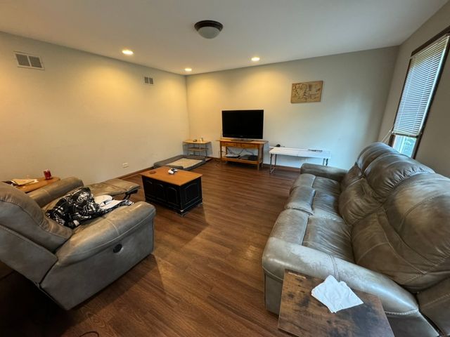 1013 E Benton Avenue, Naperville, IL 60540