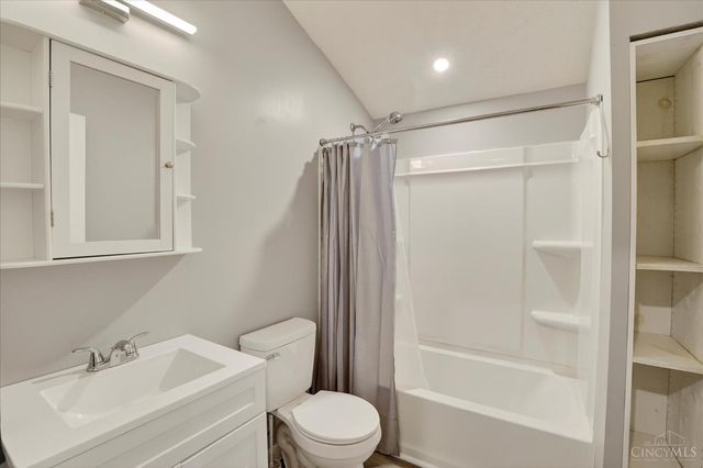 6582 Wizard Of Oz Way, Paint Twp, OH 45133