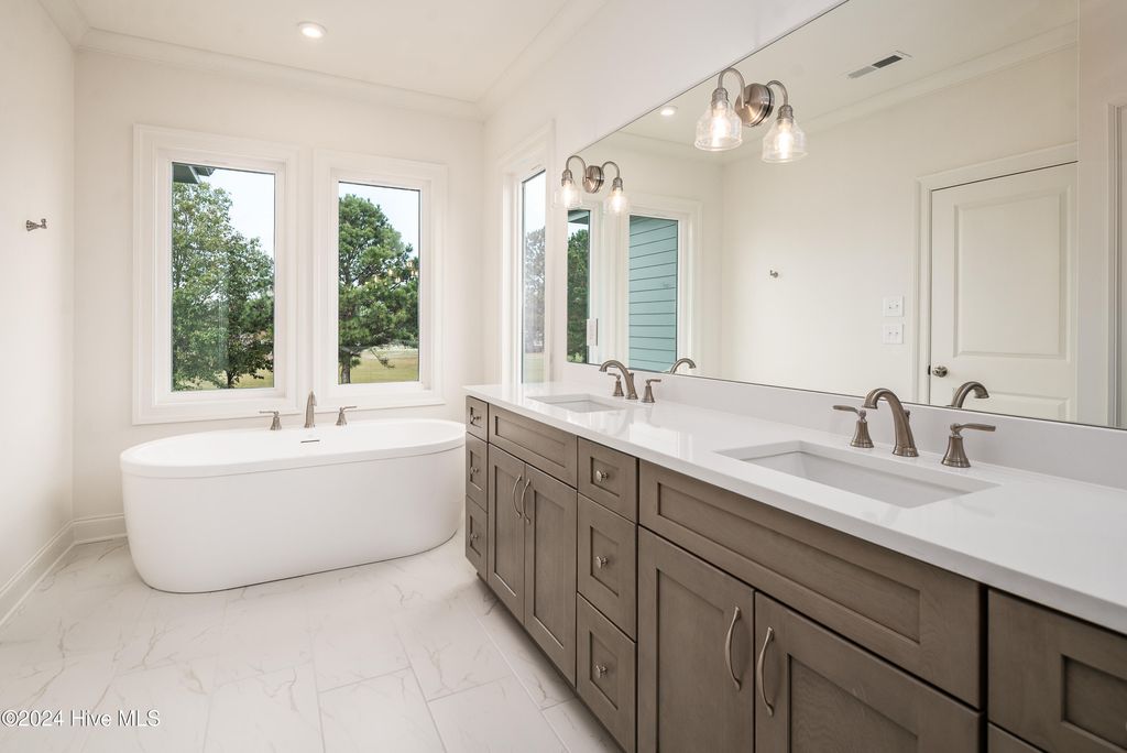 Image 27 of property listing at 76 Pine Tree Point, Snow Hill, NC 28580