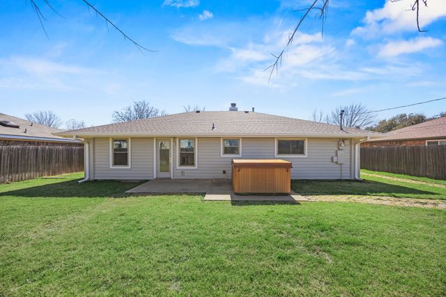 617 Reed Street, Roanoke, TX 76262