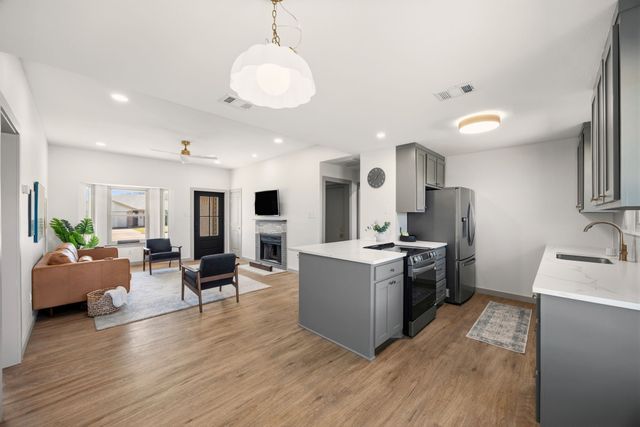 617 Reed Street, Roanoke, TX 76262