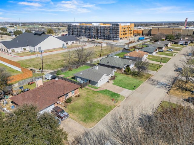 617 Reed Street, Roanoke, TX 76262