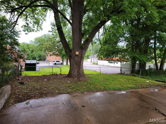 846 Elsworth Place, St Louis, MO 63135