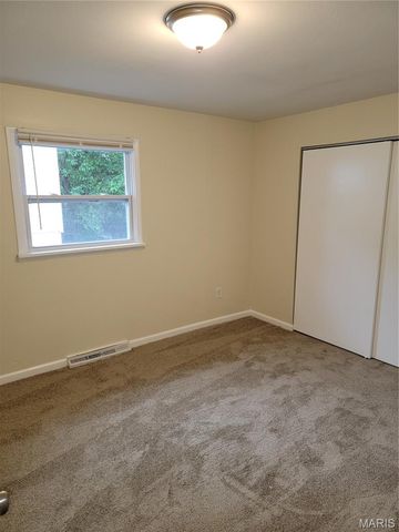 846 Elsworth Place, St Louis, MO 63135