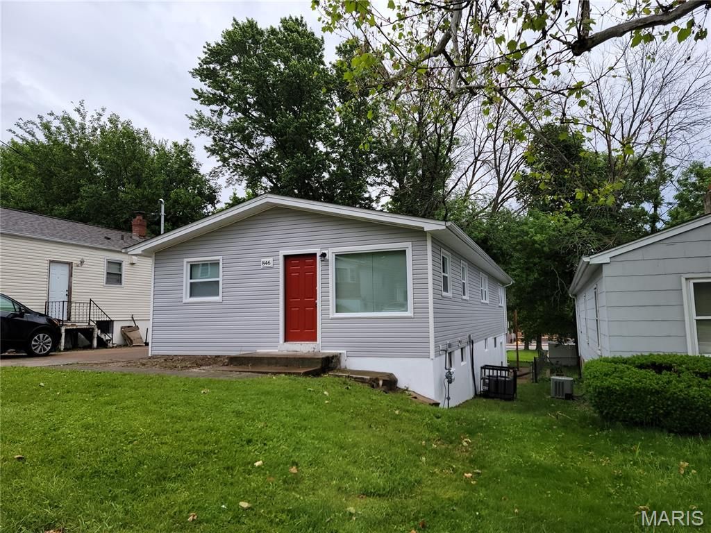 846 Elsworth Place, St Louis, MO 63135