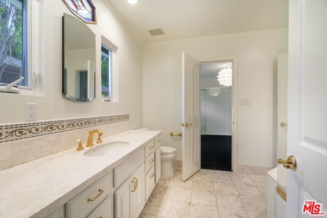4645 Petit Avenue, Encino (los Angeles), CA 91436