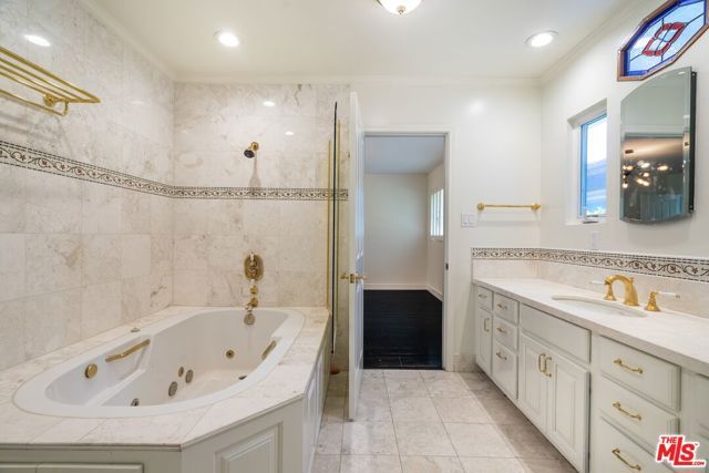 4645 Petit Avenue, Encino (los Angeles), CA 91436