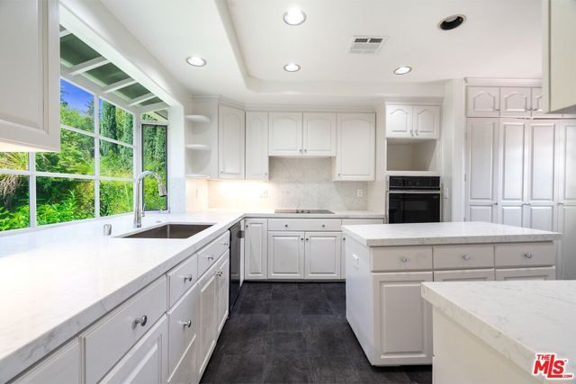 4645 Petit Avenue, Encino (los Angeles), CA 91436