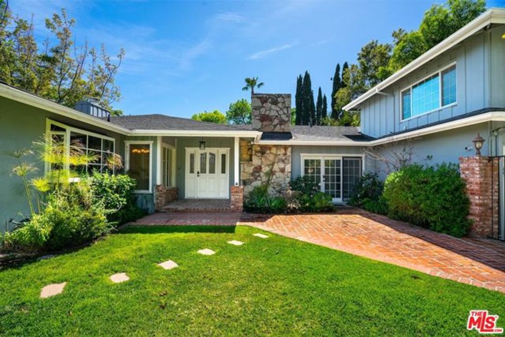 4645 Petit Avenue, Encino (los Angeles), CA 91436