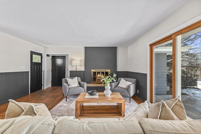 11737 N Ridgeway AVENUE, Mequon, WI 53097