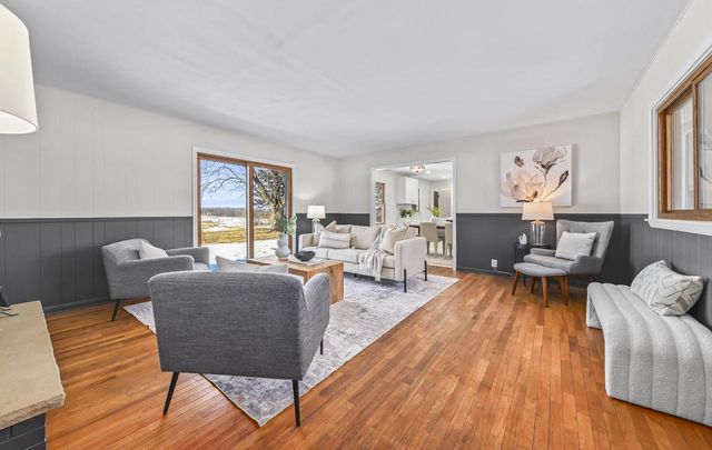 11737 N Ridgeway AVENUE, Mequon, WI 53097