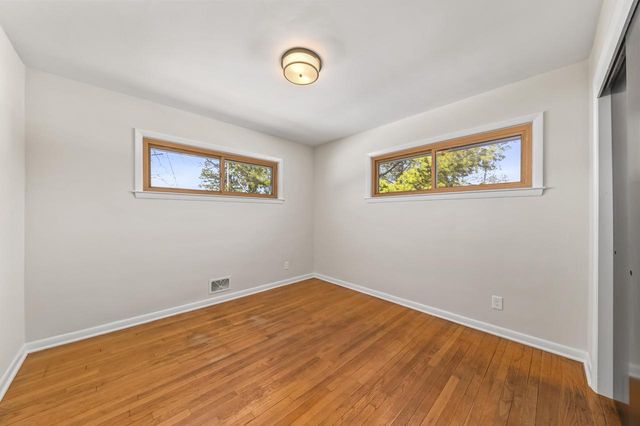 11737 N Ridgeway AVENUE, Mequon, WI 53097