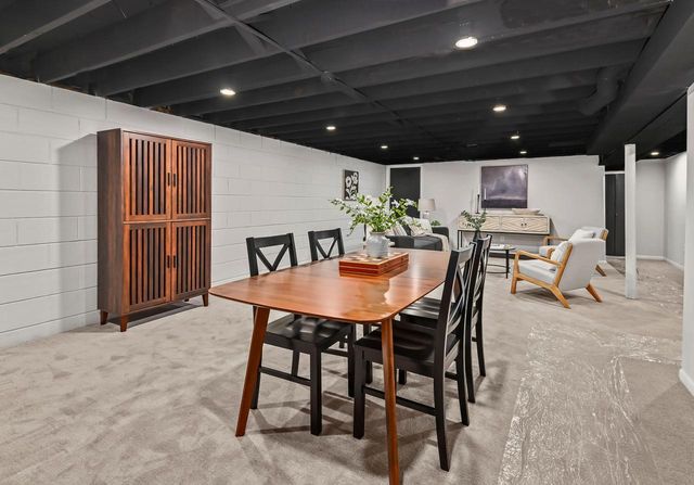 11737 N Ridgeway AVENUE, Mequon, WI 53097