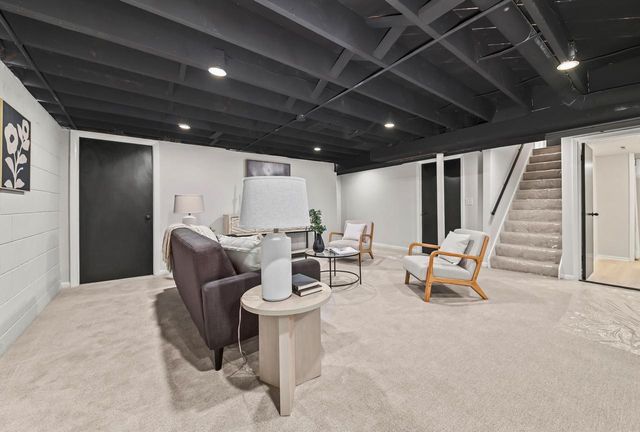 11737 N Ridgeway AVENUE, Mequon, WI 53097