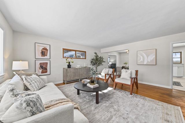 11737 N Ridgeway AVENUE, Mequon, WI 53097