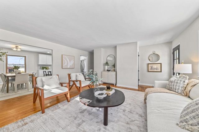 11737 N Ridgeway AVENUE, Mequon, WI 53097